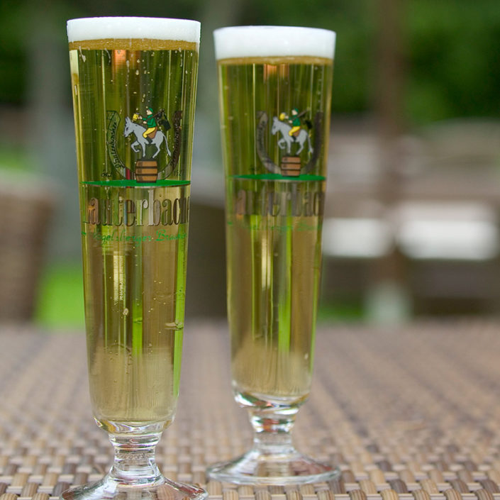 Taufstein Bier im Garten